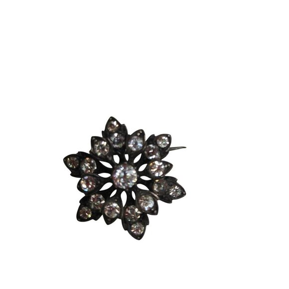 Vintage Rhodium Plated Rhinestone Pin 1"x1" - Picture 1 of 5